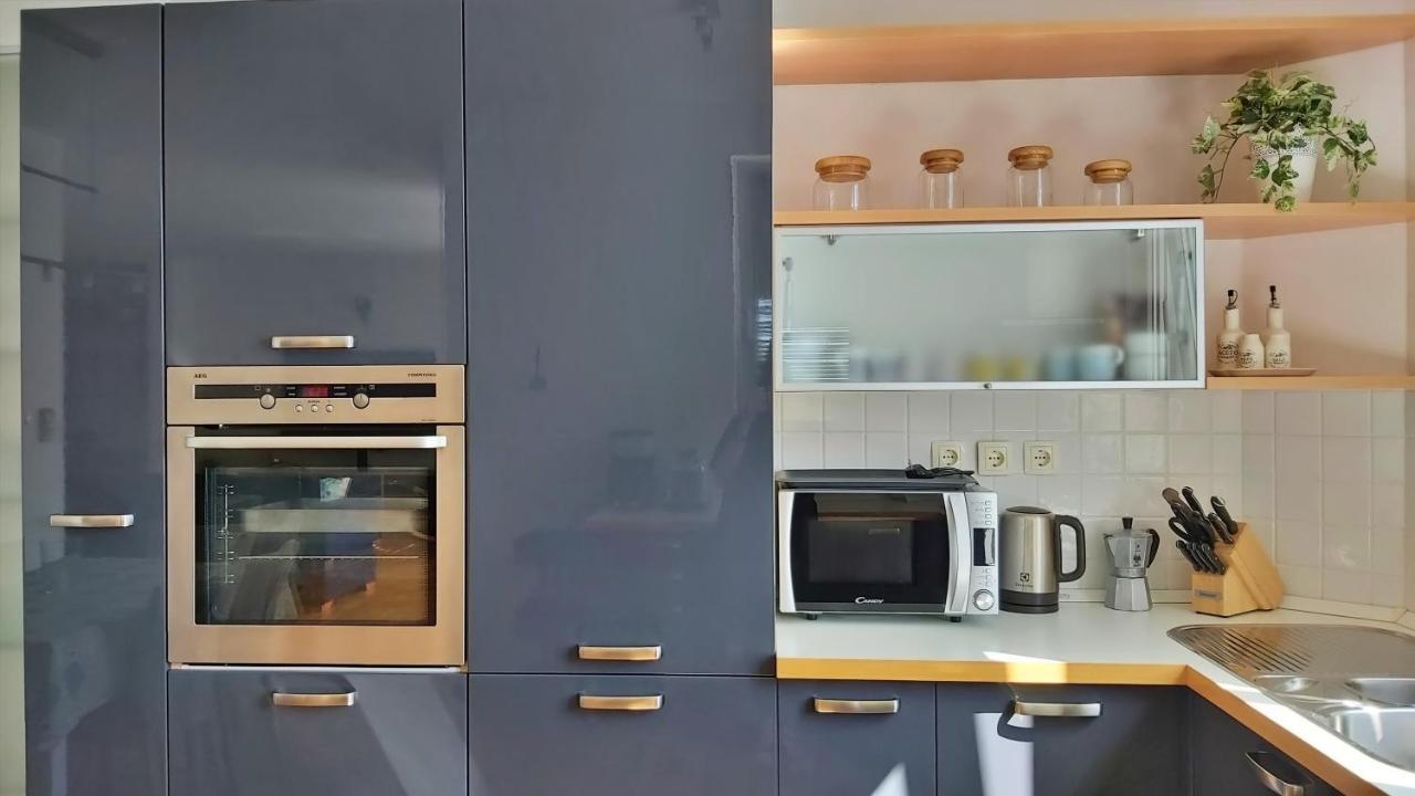 Apartamento Mitra Zonata Pink Omiš Exterior foto
