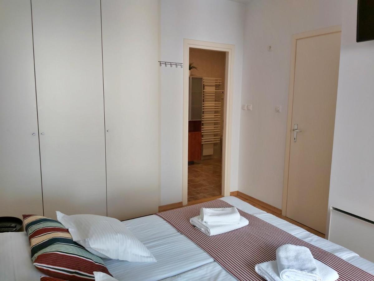 Apartamento Mitra Zonata Pink Omiš Exterior foto